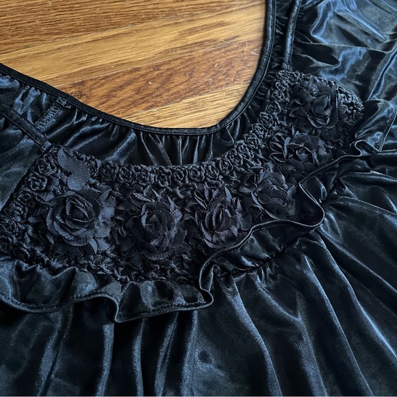 vintage nightgown dress XL floral black goth 80s nylon - Picture 3 of 6